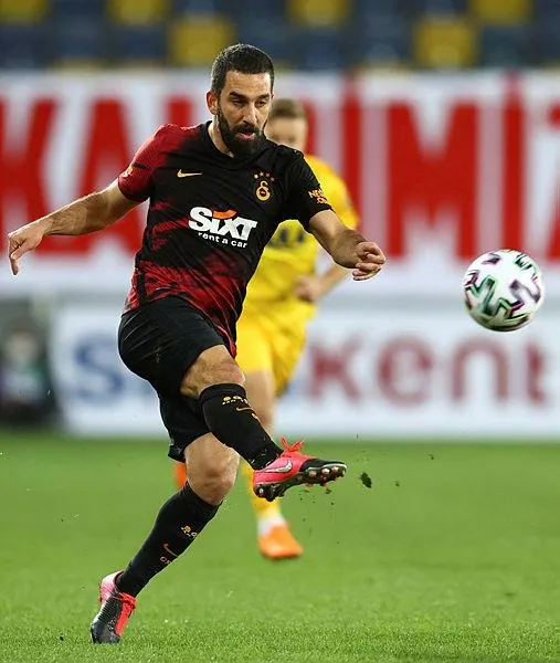 arda-turana-emre-belozoglu-modelifatih-terim-onu-sportif-direktorluk-gorevi-icin-dusunuyor-1625327021276.jpeg İşte Fatih Terim'in Arda Turan planı! Yeni sözleşme imzalanacak mı? - 4
