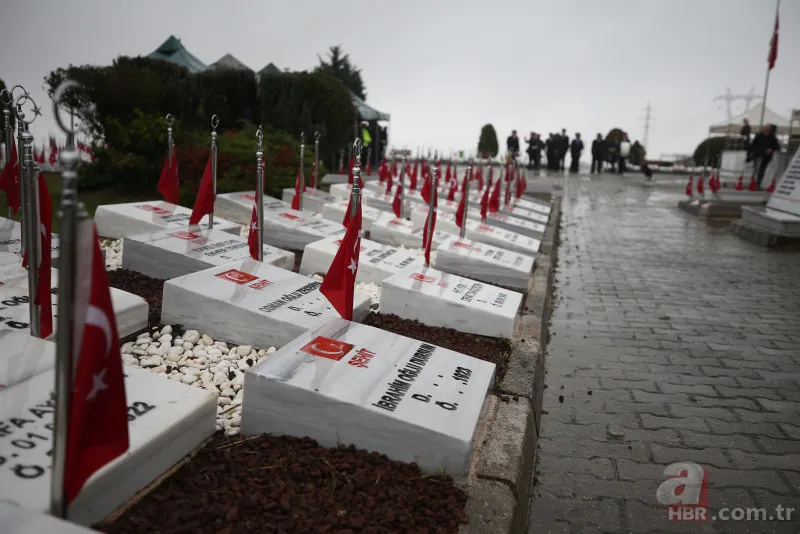 Çanakkale Zaferi'nin 108. yıl dönümü! "Çanakkale geçilmez" yazılı altın madalya Türk bayrağına takıldı 20