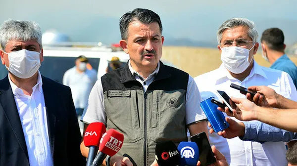 tarim-ve-orman-bakani-pakdemirliden-hataydaki-orman-yanginina-yonelik-aciklama-1602253786723.jpg Tarım ve Orman Bakanı Pakdemirli: Hatay'daki yangın 2 köye doğru ilerliyor - 1