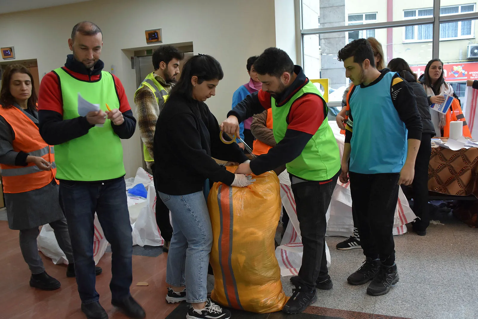 Minik İbrahim’in yürekleri ısıtan mektubuna depremzededen duygu dolu cevap: Soğukta üşüyen ellerimiz...