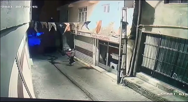 sondakika-diyarbakirda-ak-parti-ilce-baskanligina-molotoflu-saldiri-1624047789327.jpg