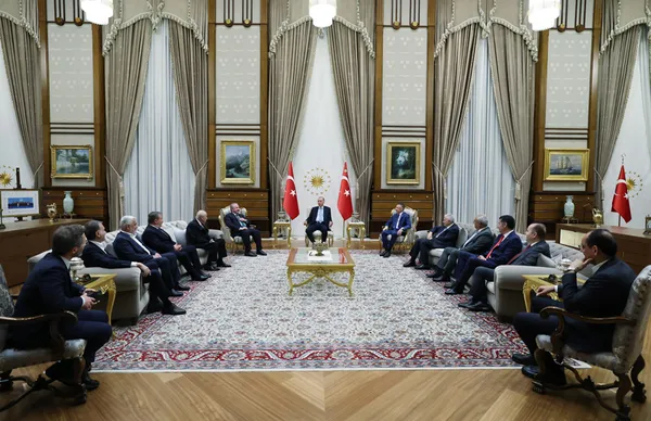 baskan-recep-tayyip-erdogan-liderliginde-ak-parti-ikinci-yirmi-yilinda-neler-yapacak-1685907164486.jpg Başkan Recep Tayyip Erdoğan liderliğinde AK Parti ikinci yirmi yılında neler yapacak? - 6