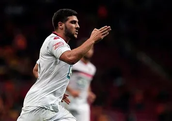 El Kabir, Japonya ekibi Sagan Tosu'yla anlaştı