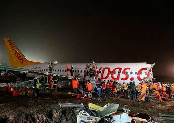 İstanbul Sabiha Gökçen Havalimanı'ndaki uçak kazasında gözler pilot hatasında! Israrla farklı piste inmek istemişler