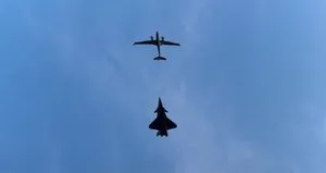Kızılelma ve Akıncı’dan kol uçuşu