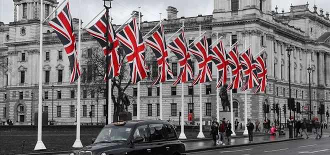 İngiltere tüm koronavirüs seyahat kısıtlamalarını kaldırdı