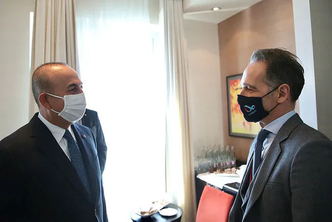 Son dakika: Bakan Çavuşoğlu Yunan mevkidaşı Dendias ile görüştü