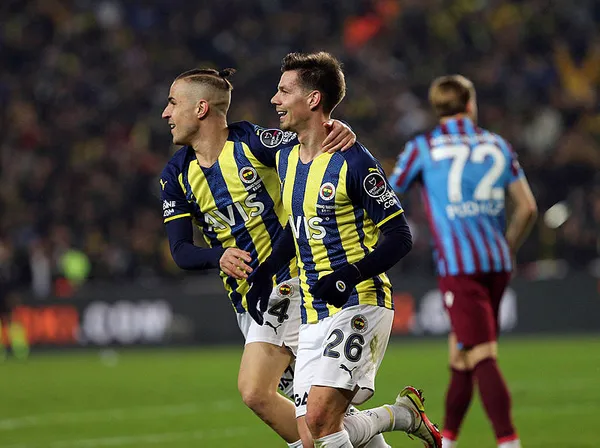 CANLI | Fenerbahçe Trabzonspor maçı canlı anlatım izle! Süper Lig'de kritik derbi - 1