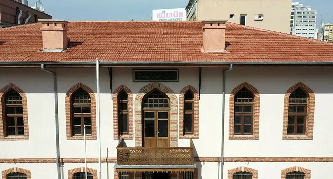 Bursa’da restore edilen 553 yıllık eğitim yuvası yeniden öğrencilerine kavuşacak
