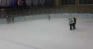 Engelleri buzda ’patenle’ aştılar!