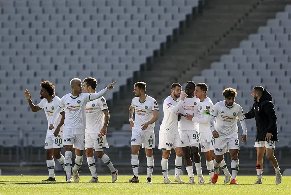 Fatih Karagümrük ve Konyaspor 3-3 berabere kaldı! 6 gol var kazanan yok