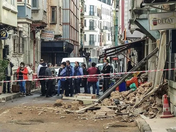 Son dakika: İstanbul'da bina çöktü! Ekipler olay yerinde - 1