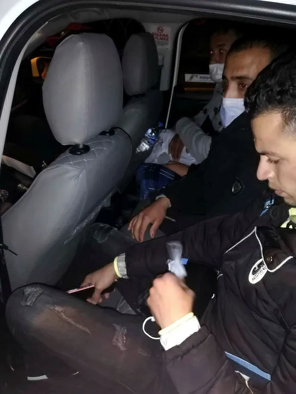 kirklarelinde-gocmen-operasyonu-10-kisi-yakalandi-1646113829586.jpg Kırklareli'nde göçmen operasyonu: 10 kişi yakalandı - 1