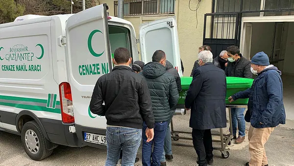 7. kattan düşen Feyzanur hayatını kaybetti! Feyzanur öldürüldü mü? Türkiye'yi şoke eden paylaşım - 1