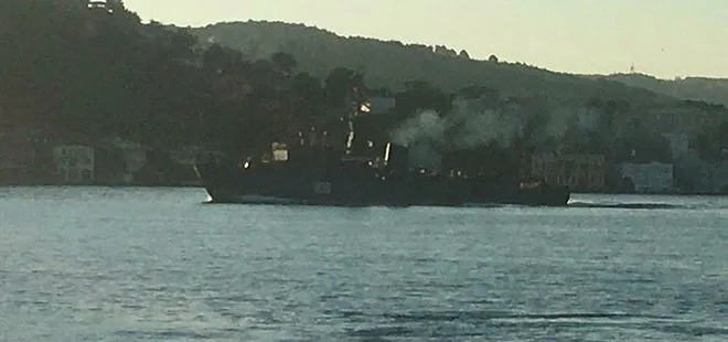 2 Rus askeri gemisi peş peşe İstanbul Boğazı’ndan geçti