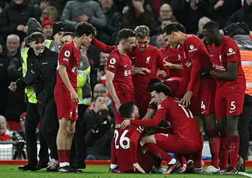Liverpool Manchester United'ı sahadan sildi! Tarihi skor sonrası Salah rekor kırdı