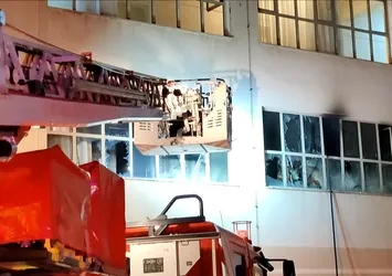 Huzurevinde korkutan yangın! Ambulansla hastaneye kaldırıldılar