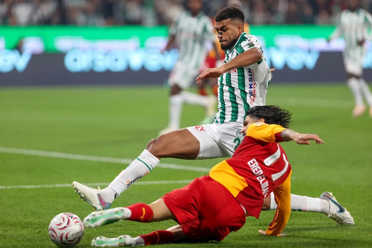 canli-galatasaray-konyaspor-karsisinda-4te-4-pesinde-1793383852309.jpg Galatasaray, Konyaspor'u 4-0 mağlup etti! Liderden farklı galibiyet - 1