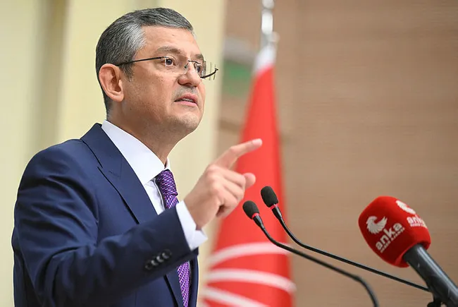 Özgür Özel CHP Genel Başkanlığı için adaylığını açıkladı! CHP’de neler olacak?