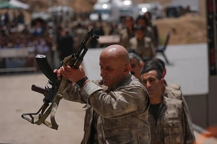PKK’lı teröristler silahları yaktı! Yarım asırlık terör belasının sona erdiği anlar