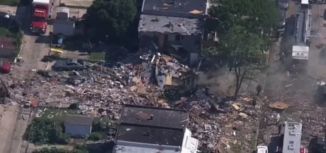 ABD’de doğal gaz patlaması! 3 ev yıkıldı