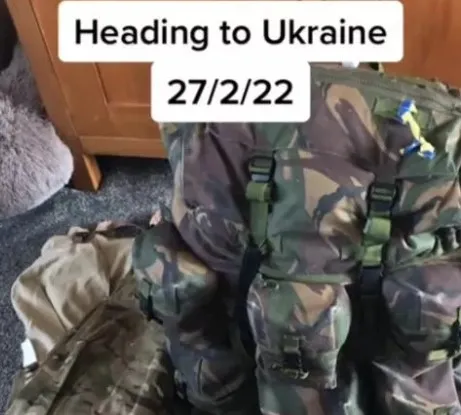 İngiliz adam Ukrayna’da mahsur kalan eşi ile çocuğu için savaşa girdi: Putin’in tehdit edişini izleyemem