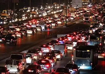 İstanbul'da trafik çilesi! Yüzde 81'e ulaştı...