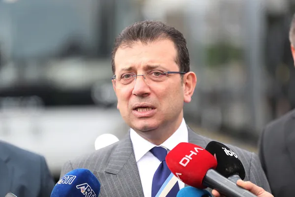 Ekrem İmamoğlu İETT'nin kapılarını öğrencilere kapadı! - 5