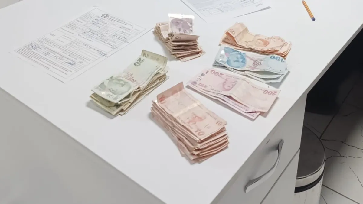 Cuma çıkışı dilencilere zabıta baskını: Üzerlerinden binlerce lira çıktı