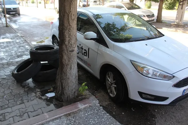 gaziantepte-otomobile-30-saniyede-30-bin-liralik-zarar-verdi-1659264058893.jpg Gaziantep’te otomobile 30 saniyede 30 bin liralık zarar verdi - 2