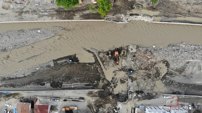 Mum ışığında LGS’ye çalışan afetzede Önder Türkiye birincisi oldu 3