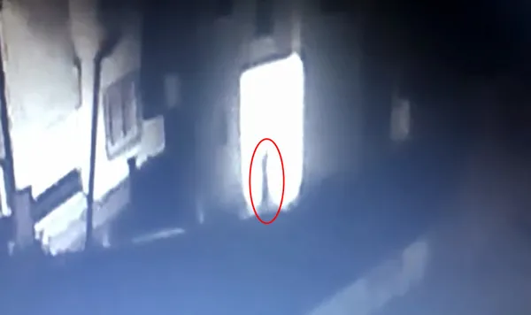 antalyada-vahset-kayip-dedigi-esini-oldurup-is-makinesiyle-araziye-gommus-1621769556178.jpg Antalya'da vahşet! 'Kayıp' dediği eşini öldürüp iş makinesiyle araziye gömmüş! - 5