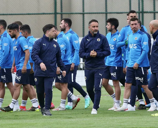 Fenerbahçe’de Vitor Pereira yeni sistemini belirliyor! İşte antremanda uzun süre yapılan o çalışma