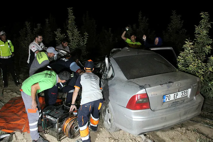 Karaman'da trafik kazası: Otomobilde sıkışan sürücü için herkes seferber oldu - 1