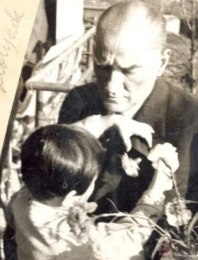 Ünlülerin 23 Nisan paylaşımları: Hülya Koçyiğit, İbrahim Tatlıses, Pınar Altuğ... 10