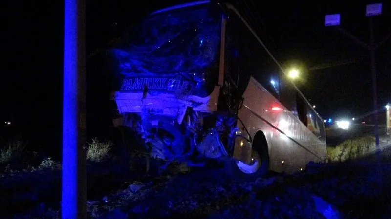 Afyonkarahisar Da Yolcu Otobusu Sarampole Dustu