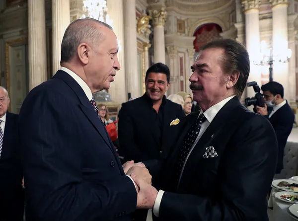 Başkan Erdoğan’dan sanatçılarla düzenlenen iftar programında önemli açıklamalar