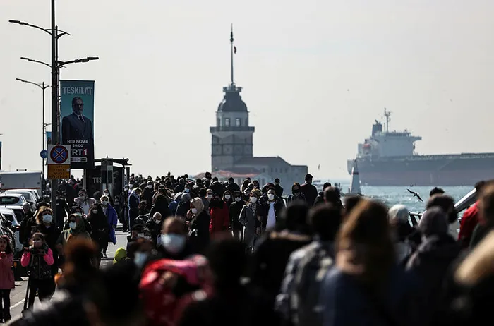 Son dakika: İstanbul’da kısıtlamasız cumartesi yoğunluğu: Trafik kilit! Akın ettiler