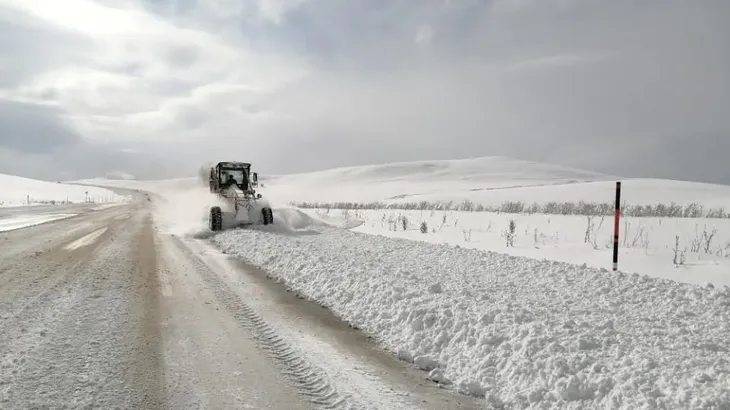 Son dakika: Bugün nereye kar yağdı | Köylerle bağlantılar kesildi!
