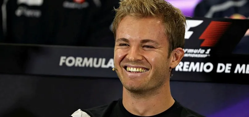 Dünyaca ünlü Alman F1 pilotu Nico Rosberg'den Mesut Özil'e destek