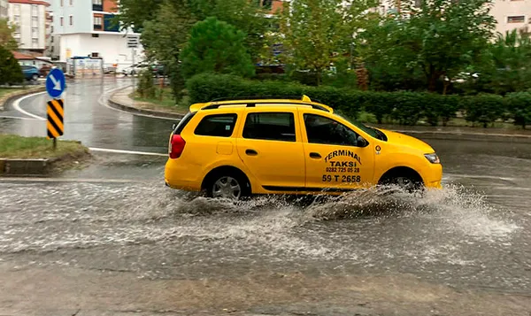 Meteoroloji'den fırtına ve sağanak uyarısı! İstanbul tehlikede mi? Hangi illere yağmur yağacak? - 12