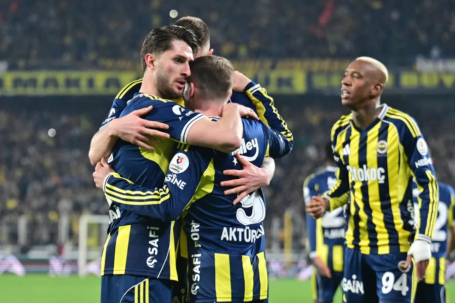 kanarya-zirvede-kayip-fenerbahce-rizespor-ile-berabere-kaldi-1776453526800.jpg Fotoğraf (AA)