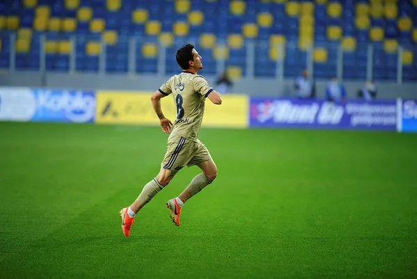 1606546153712.jpg Fenerbahçe'nin derbi taktiği belli oldu! Erol Bulut o isimle yıkmayı planlıyor - 2