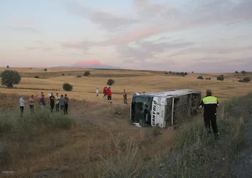 Kayseri'de otobüs şarampole yuvarlandı: 26 yaralı