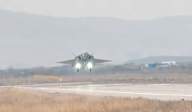 yunan-medyasi-kaan-ile-calkalaniyor-yunan-vatandasi-a-haber-muhabirine-soyledi-atinaya-erdogan-lazim-1708631319523.jpg Yunan medyası KAAN ile çalkalanıyor! Yunan vatandaşı A Haber muhabirine söyledi: Atina’ya Erdoğan lazım