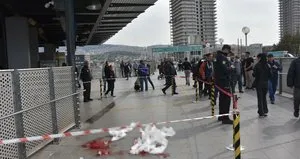 İzmir’de metro girişinde silahlı saldırı!