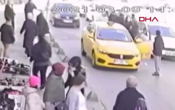 İstanbul’da taksici ve kadını darp eden öfkeli adam gençlerden dayak yedi - 2