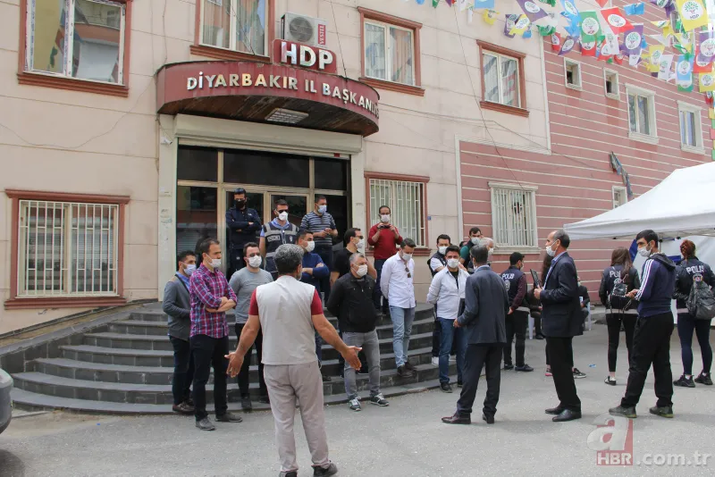 HDP'lilerden büyük terbiyesizlik! Evlat nöbetindeki aileler sinir krizi geçirdi 7