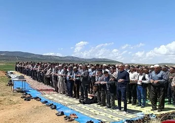 Beyşehir’de çiftçiler yağmur duasına çıktı!