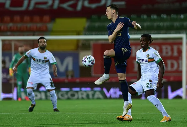 Alanyaspor ile Fenerbahçe 0-0 berabere kaldı! Fenerbahçe şampiyonluk yarışında yara aldı - 9
